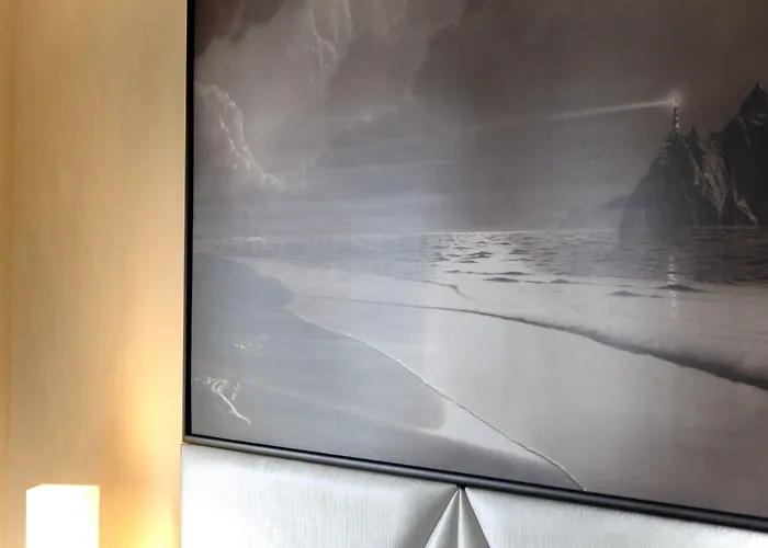 Отель Marinca & 5*